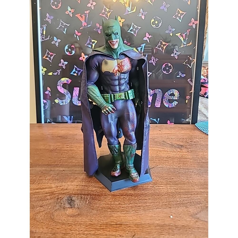 hot toys suicide squad the joker batman imposter version mms384 With Gun